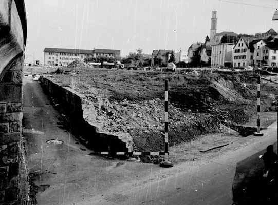 August 1971; Abbruch der Fabrikgebäude Firma Heer an der Mühlebachstrasse / Kichbodenstrasse