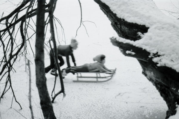 Januar 1980; Eisfeld Waldweiher