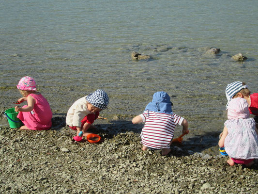 Ausflug der Kleinen zum See
