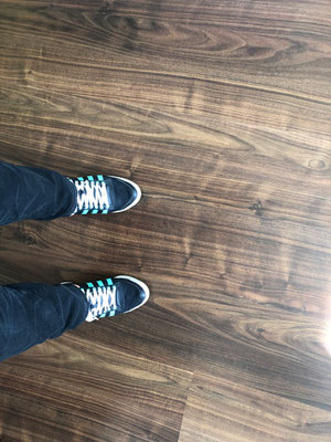 Mein geliebten Adidas-Schuhe, für die jetzt eine Alternative her musste. Diese Variante mit farbigen Akzenten ist mir zumindest (noch) geblieben