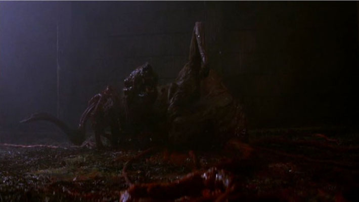 der Film setzt die optische Drastik von Ridley Scott' s "Alien" konsequent fort