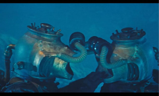 die Unterwasseraufnahmen sind absolut sehenswert. Hier: Ned Land und Conseil in Tauchanzügen der Nautilus-Mannschaft