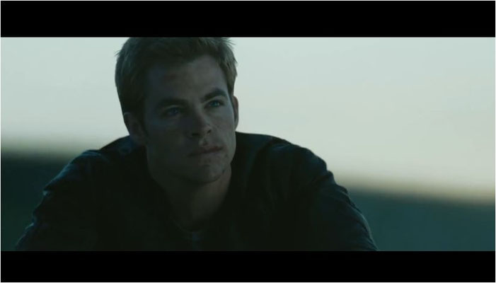 Chris Pine spielt einen besserwisserischen, arroganten und unerträglich egozentrischen jungen James T. Kirk