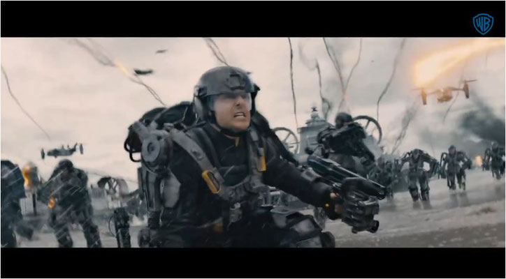Tom Cruise in seinem Exoskelett, in einem Interview berichtet Cruise, wie schwer die Anzüge waren