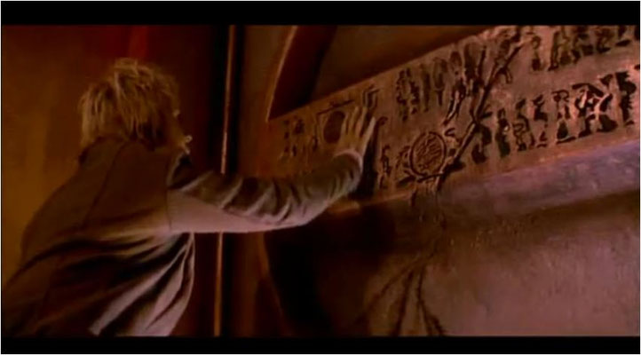die Untersuchung eines seltsamen Alien-Artefaktes zieht eine Welle mysteriöser Ereignisse nach sich