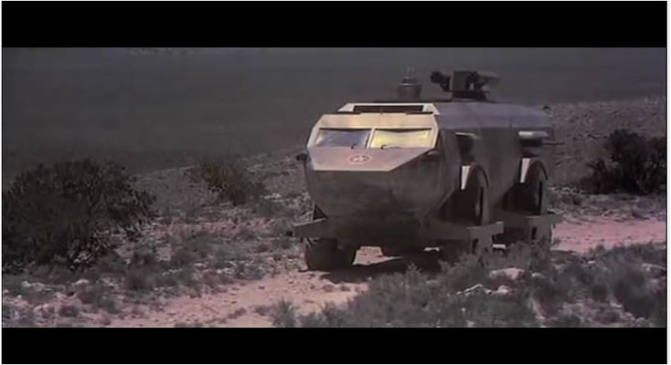 allein der Bau des Landmasters kostete 300000 Dollar. Obwohl anfangs im Film noch zwei zu sehen waren, ist dieses Fahrzeug doch ein Unikat geblieben