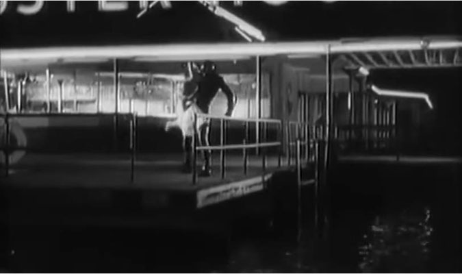 trotz guter Ansätze verblasst die Story des Films am Ende zu einer vereinfachten Version der bereits aus King Kong und die weiße Frau bekannten Verfolgungsjagd, die mit der Liebe der Kreatur zur einer schönen Frau erklärt wir