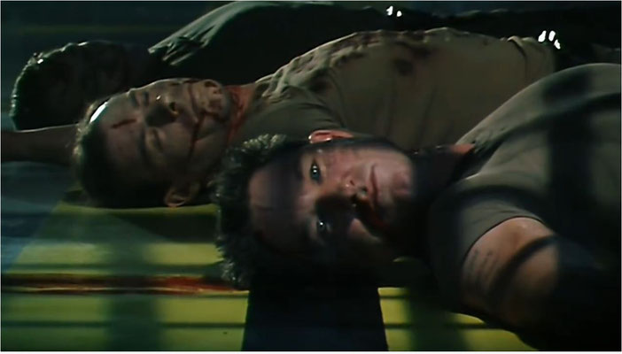 Kurt Russel spricht im ganzen Film nur etwas mehr als 100 Worte. Ein Quell tiefgründigster Dialoge war der Mime wohl nie, dennoch wurden einige seiner Filme zu Recht Kult