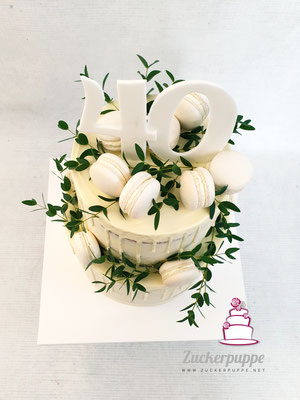 Seminaked-Dripcake mit feinem Eucalyptus und selbstgemachten Macarons zum 40. Geburtstag von Giorgio