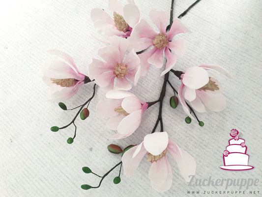 Handmodellierte Magnolien zum 74. Geburtstag von meinem Grosi