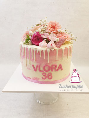 Rosa Dripcake mit frischen Blumen zum 36. Geburtstag von Vlora