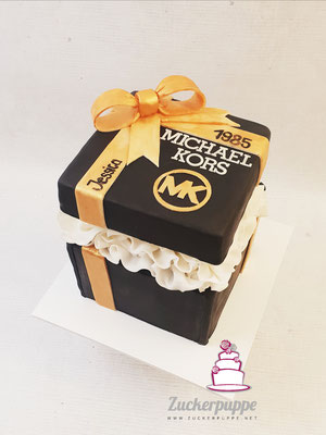 Geschenksbox-Torte mit Überraschung im Inneren zum 34. Geburtstag von Jessica