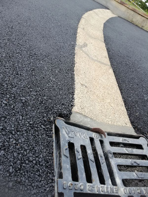 Caniveau granit forme bateau 