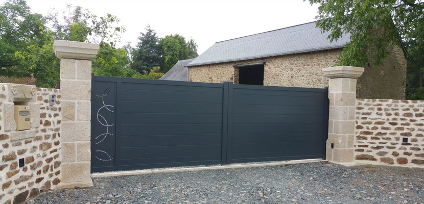 piliers en granit jaune