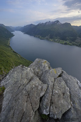 Dalsfjord vom Gipfel des Galten