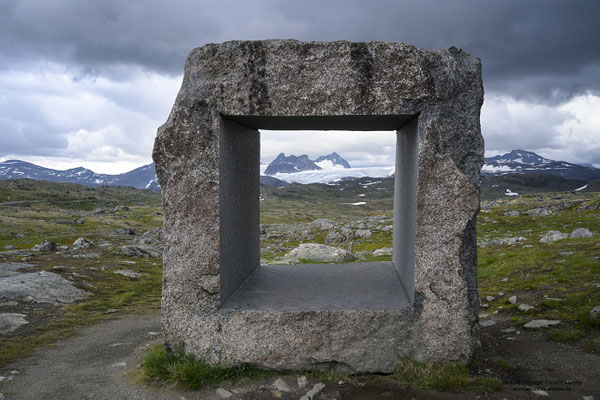 Steinskulptur Mjefjellet, Sognefjell