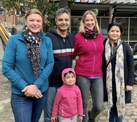 Mit Prakriti und Gokul