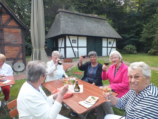 Die Niederdeutschen Bühne zu Gast beim Bauernhausverein!
