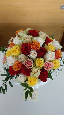 Bouquet con 60 rose miste 