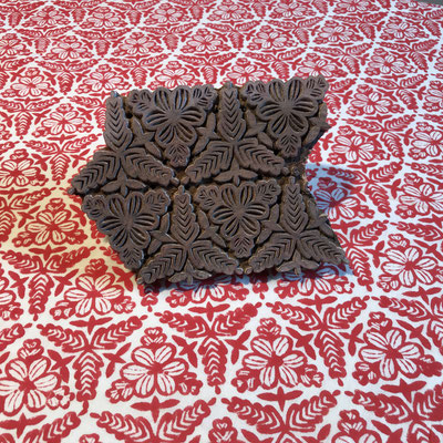 Block Print Stoffe aus Indien bestellen.  Stoffmuster Karten erhältlich für Geschäftskunden www.maasa-production.com