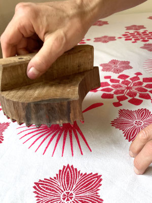 2. Nachhaltiger Blockprint Workshop im Atelier in Wädenswil mit traditionellem Textildruck
