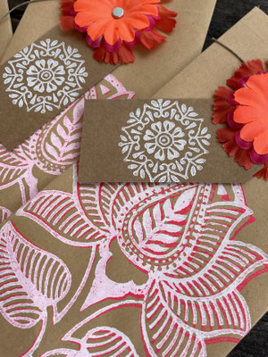 Blockprint - Holzstempel Druck Kurse Schweiz - Wädenswil. Geschenktüten von Hand bedruckt mit indischen Holzstempel