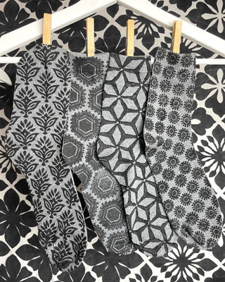 Blockprint Socken, Textildruck mit der Technik des Blockprints, Holzstempeldruck
