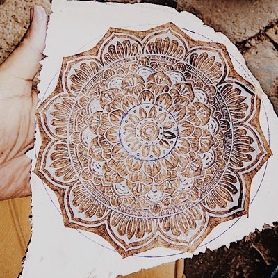 Die maasa Holzstempel werden in Uttar Pradesh  Indien von lokalen Holzschnitzer  produziert.