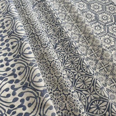 Bio Blockprint Stoffe hergestellt in Indien. Musterkatalog in Wädenswil einsehbar.