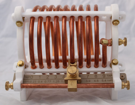 Front view showing the moveable tap (9 turns model)