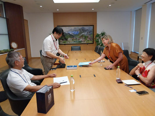 A Vassallo and Yasuhiko Kagami (Director IOI Japan) (standing)