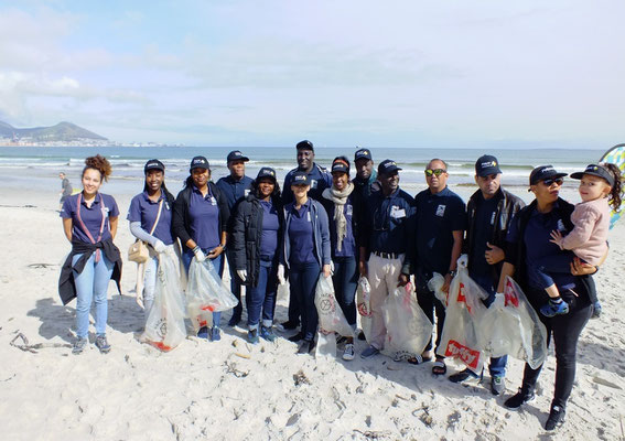 Course participants at Milnerton for the International Beach Clean Up Day on the 15th September 