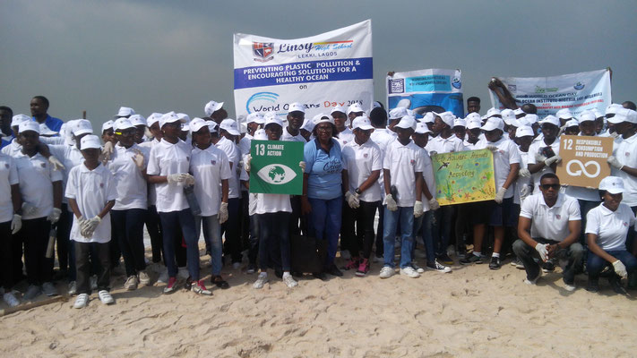 IOI WESTERN AFRICA (Nigeria): Three-days eventful celebrations were organised including a boat cruise to evaluate the rate of plastic pollution, a symposium and a beach clean-up. Photo credit: IOI Western Africa