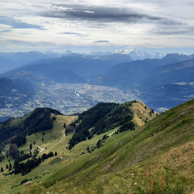 Vue sur le Mont Blanc depuis le sommet