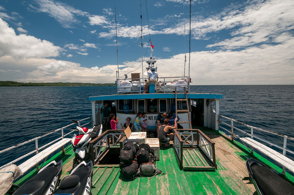 Auf dem Schiff von Ampana zu den Togian Islands