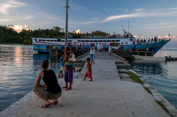 Ankunft Schiff bei Katupat