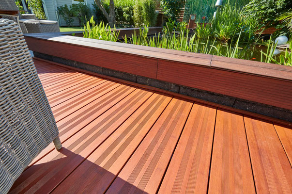 Bambus Terrassenbeläge als günstige Alternative zum Tropenholz.