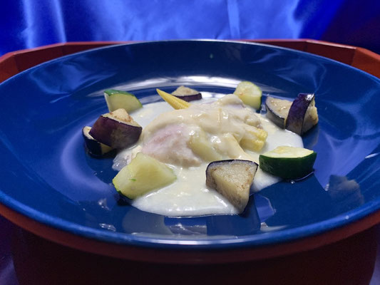 うさぎのクリーム煮とろ湯葉ソースかけ
