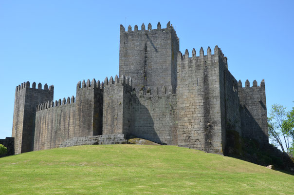 Guimares Castle, Portugal © European Best Destinations