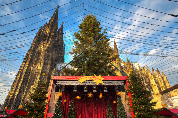 Christmas market in Cologne Germany - By Peter Wollinga