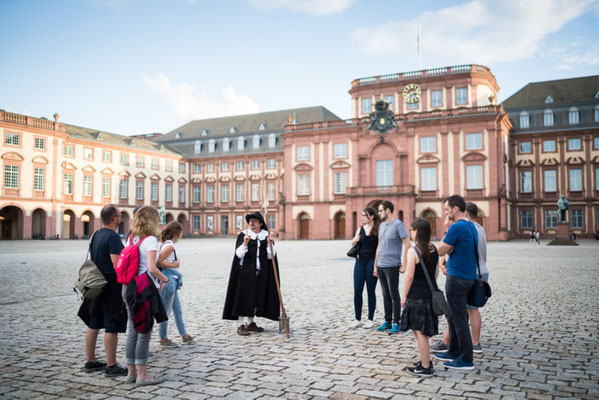 Mannheim European Best Destinations - Stadtführung Nachtwächter ©Stadtmarketing Mannheim GmbH, Andreas Henn