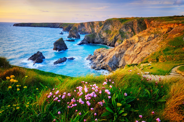 Bedruthan steps copyright Lukasz Pajor