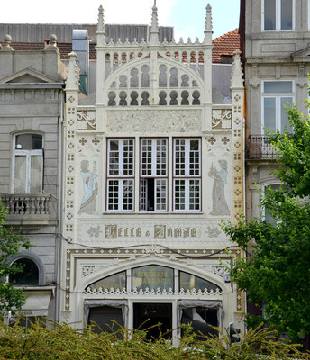 Livraria Lello, Porto, Portugal © European Best Destinations