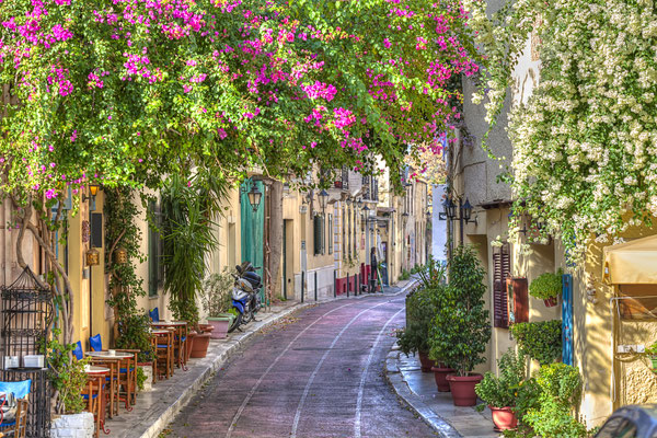 Athens street © Copyright Anastasios71 / shutterstock.com