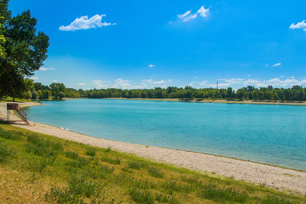 Beautiful Jarun lake in Zagreb on a sunny summer day - Copyright iascic