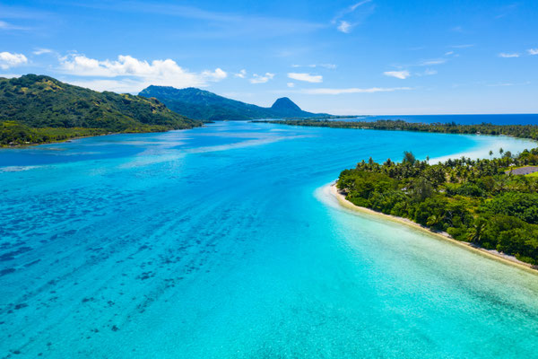 Motu coral reef Lagoon Tahiti copyright Maridav