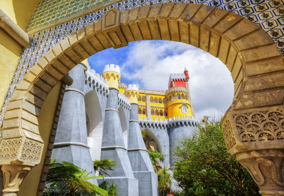 Pena palace, Sintra, Portugal - Copyright Boris Stroujko