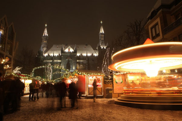 Weihnachtsmarkt Katschhof Rathaus (c) A. Steindl ats