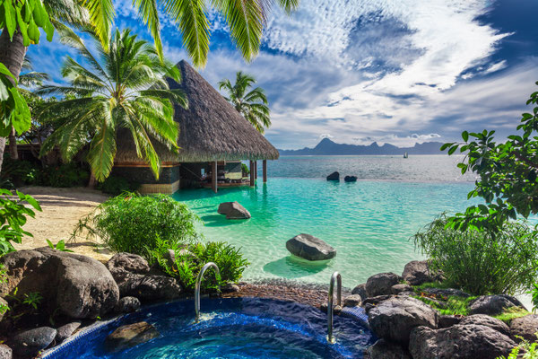 Tahiti resort copyright Botond Horvath