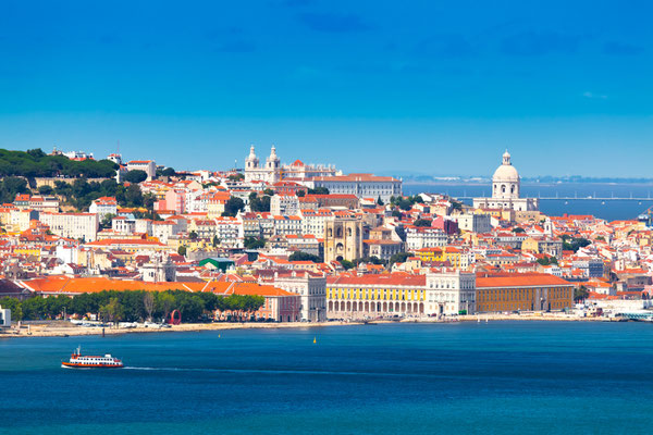 Lisbon Skyline as seen from Almada (Portugal) Copyright  INTERPIXELS